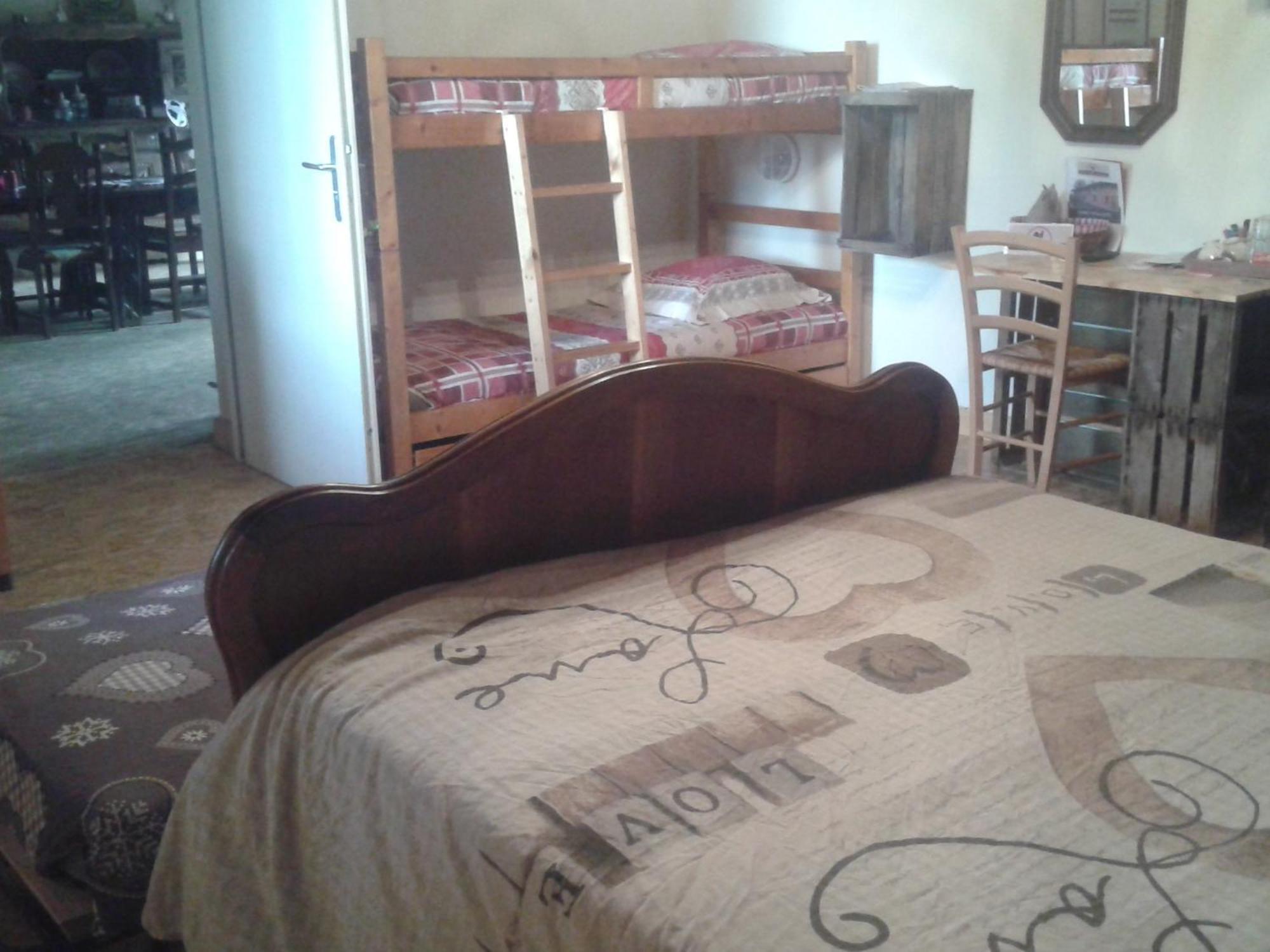 Curciat-Dongalon A La Poularde B&B חדר תמונה